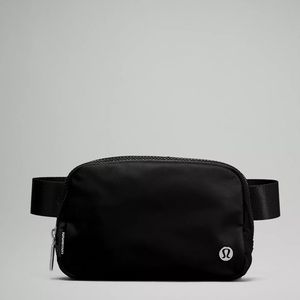 lululemon everywhere belt bag 🖤